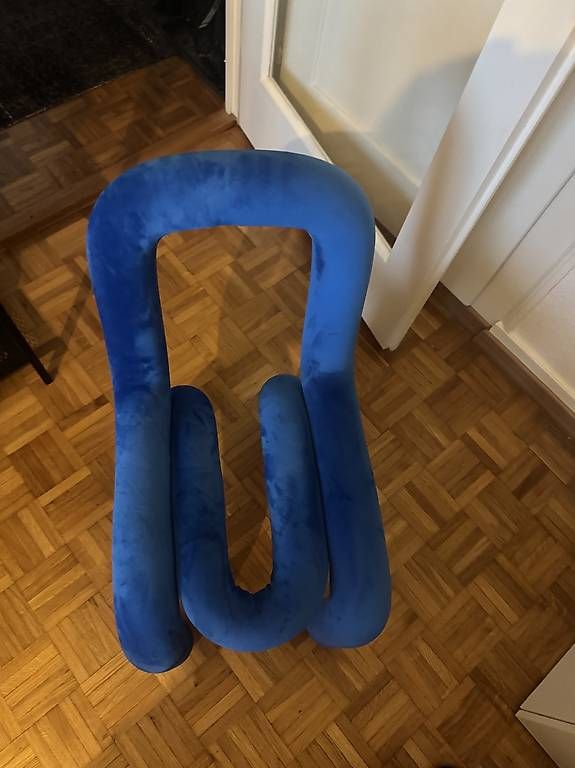 Chaises: Chaise design en velours  – D'occasion à Lausanne par ant_g7zb 2