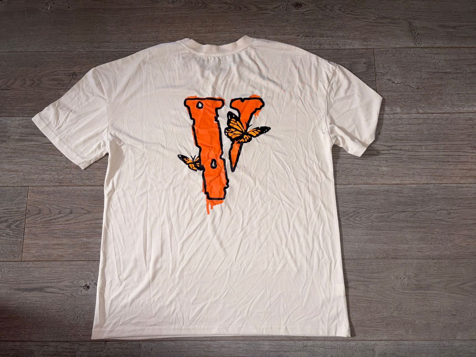 T-shirt: Weisses T-Shirt mit Schmetterlingsprint – Usato da Goldach venduto da jil_vnd8