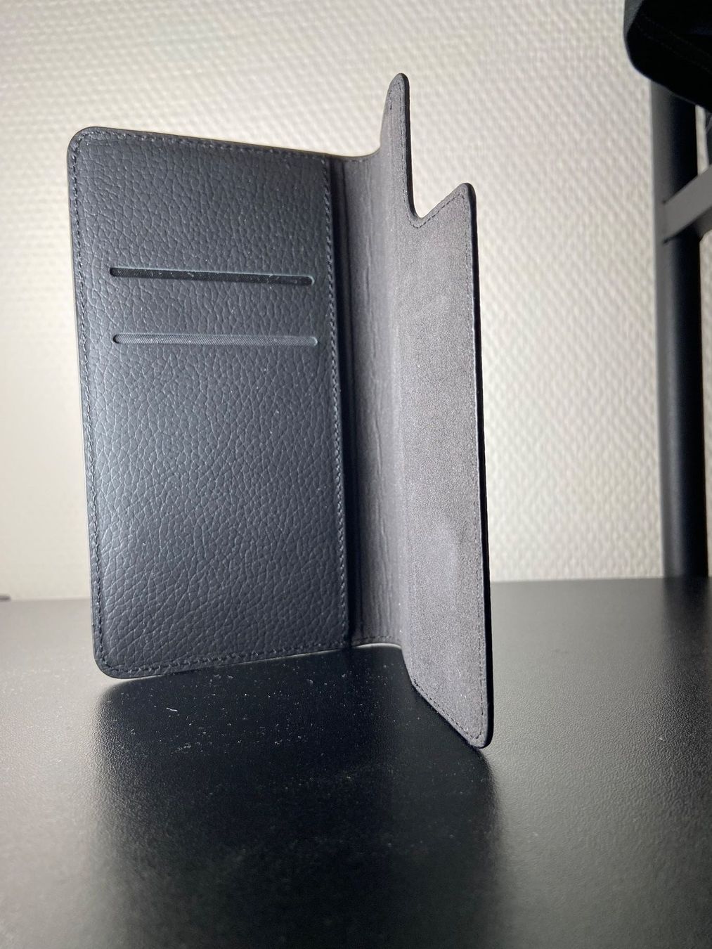 Cover & Protezioni schermo: Lederhülle iPhone 11 – Nuovo (secondo la descrizione) da Luzern venduto da Mobahn_Schwarzenberg 2