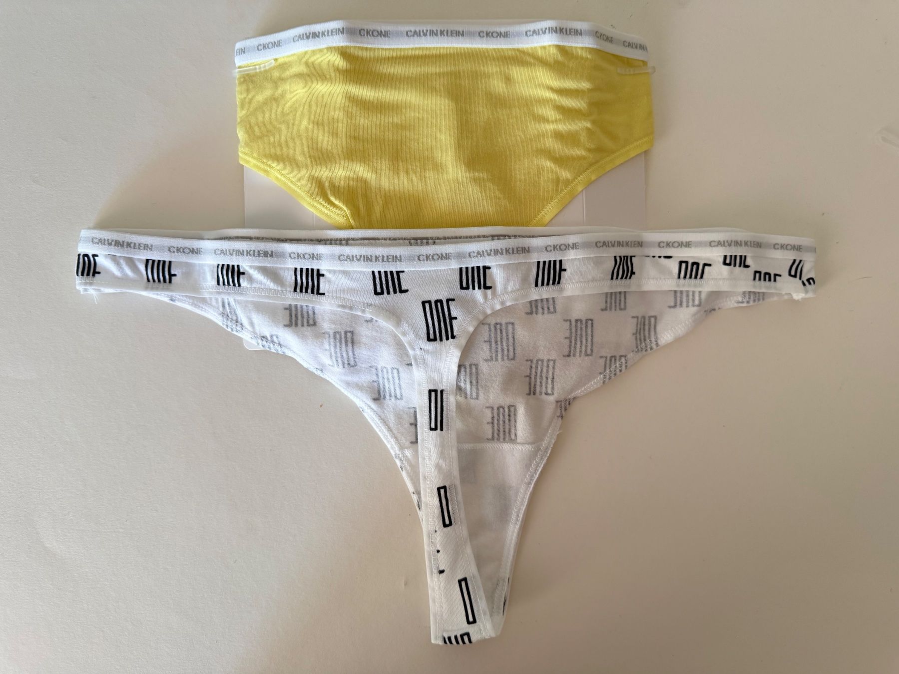 Calvin Klein Altra biancheria intima: CALVIN KLEIN, String Cotton Stretch, Grösse XL, 2 Stück – Nuovo e nell'imballaggio originale da Rudolfstetten venduto da gst_g7xl 4