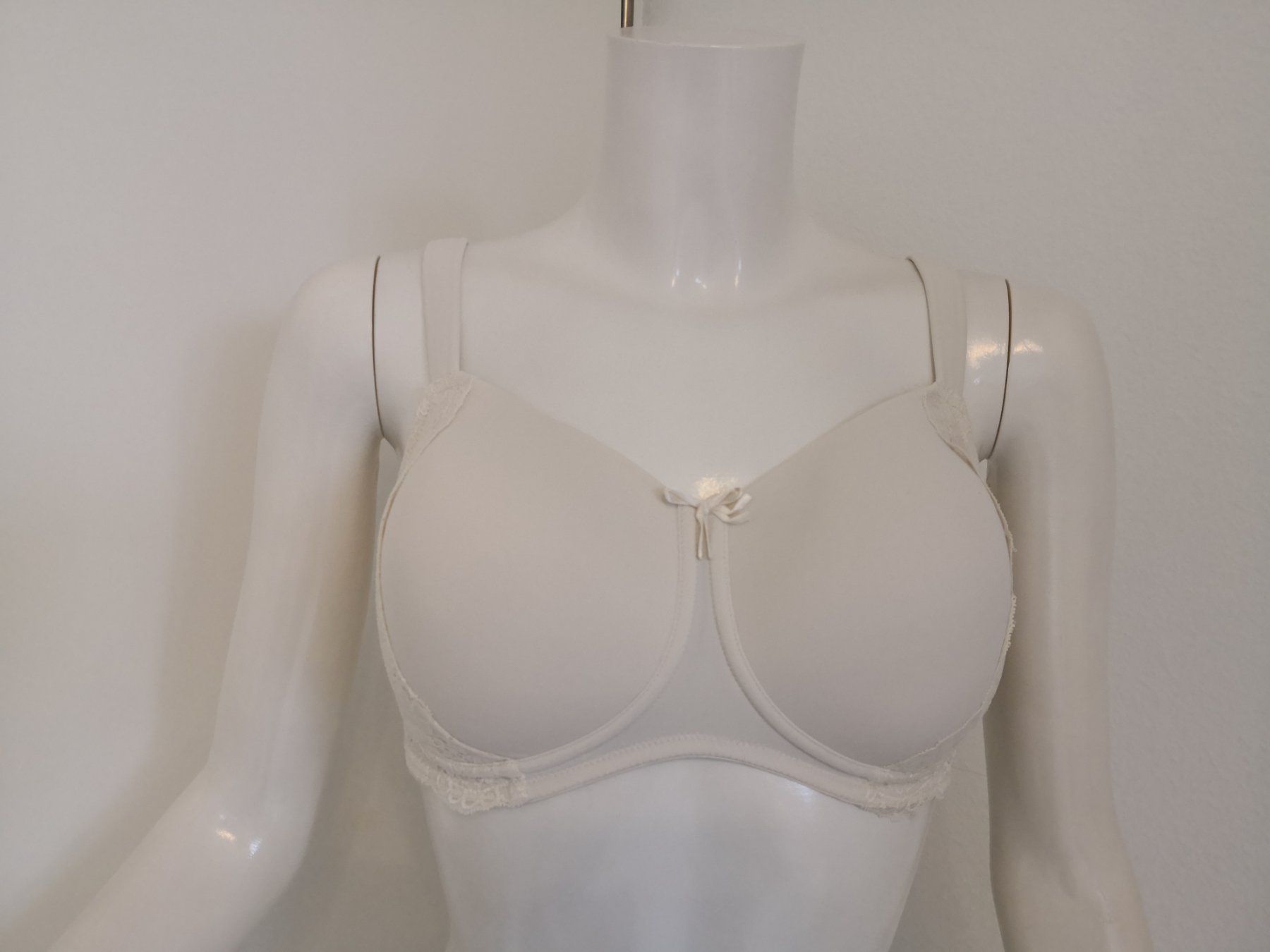 Altra biancheria intima: 🤩3 STK: AMOENA BH'S ECRU & WEISS – Usato da Olten venduto da Naja-Twins-Twins