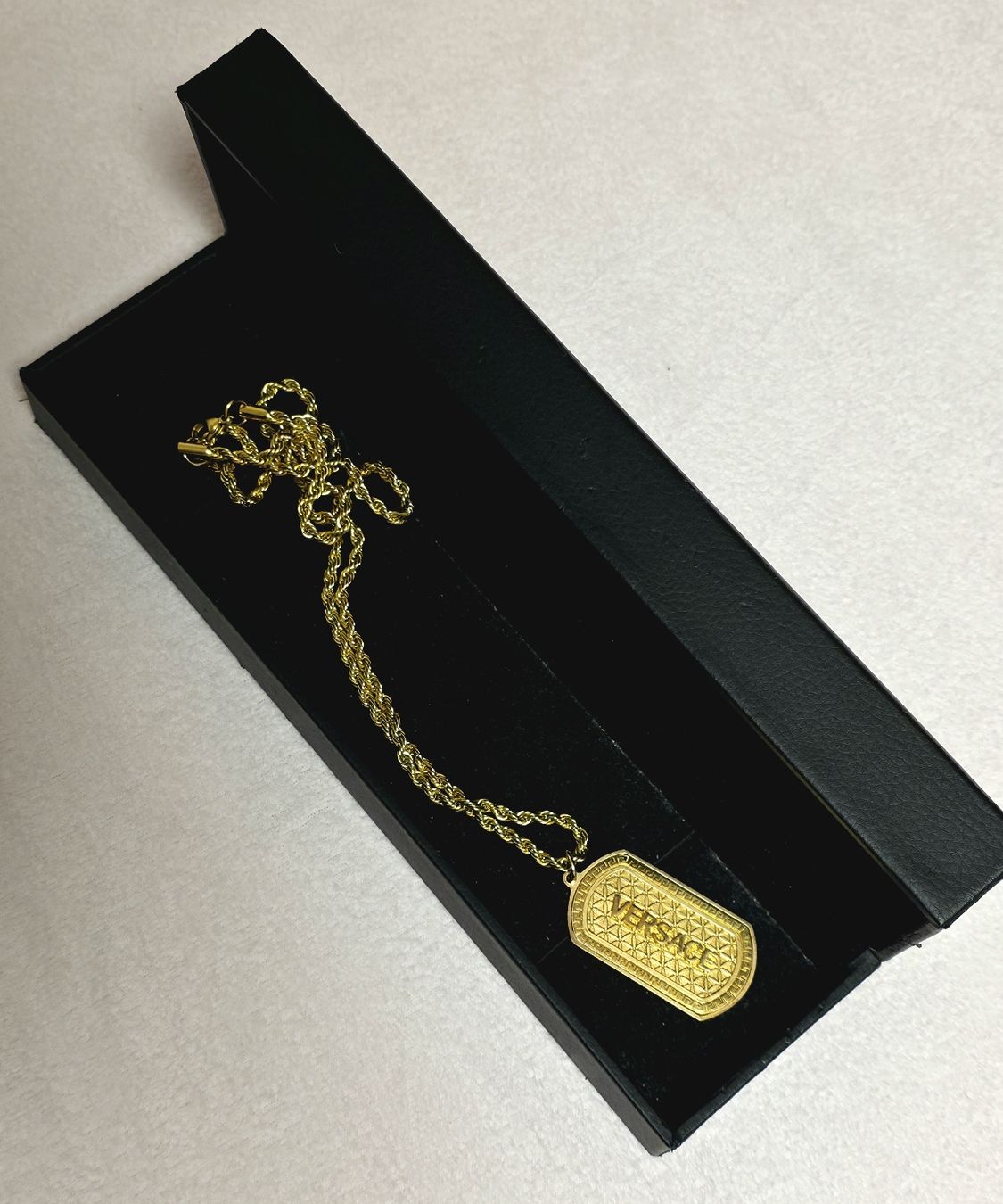 Ciondoli: Versace Anhänger , Gold, mit Box – Usato da Amriswil venduto da newschweiz 3