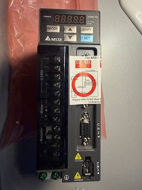 Tutti pezzi di ricambio auto: Delta ASDA-B2 Servo Set 400W  NEU – Usato da Wettingen venduto da MarekMaj 1