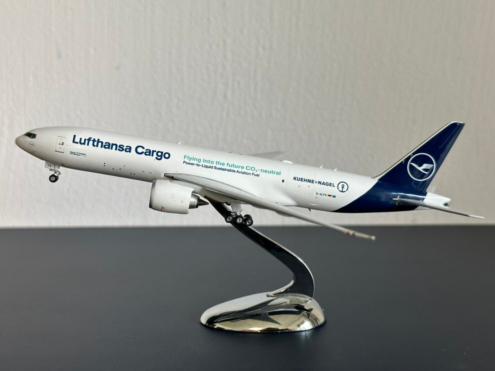 Kit di modellismo & Modellini statici: Phoenix 1:400 Boeing 777F Lufthansa Cargo D-ALFK – Usato da Zürich venduto da fabst7199