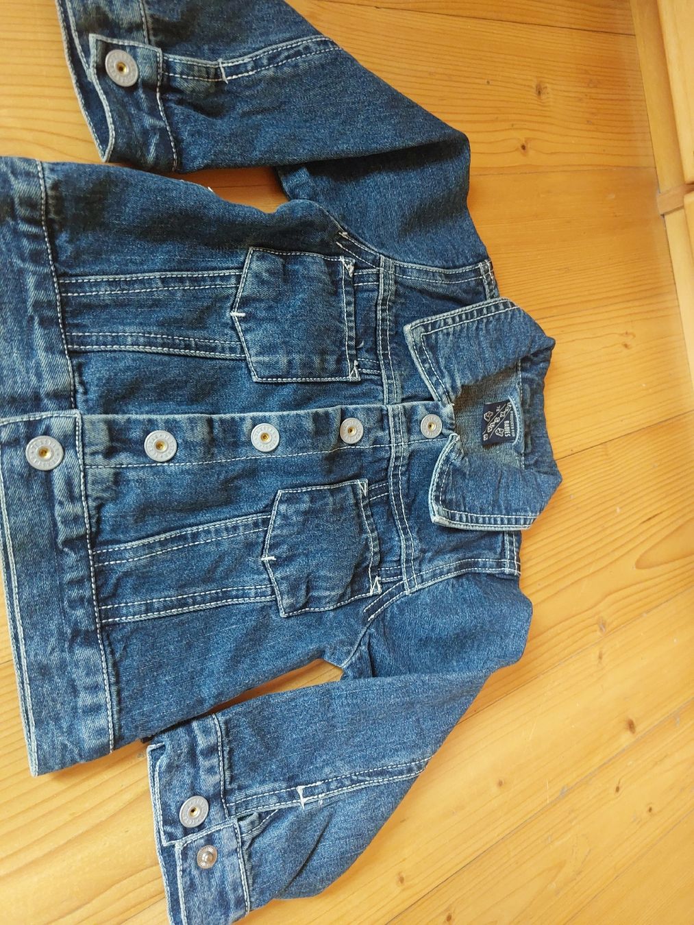 H&M Giacche & Cappotti: Tolle Babyjacke Jeans gr 74 – Usato da Landquart venduto da Cedes 1