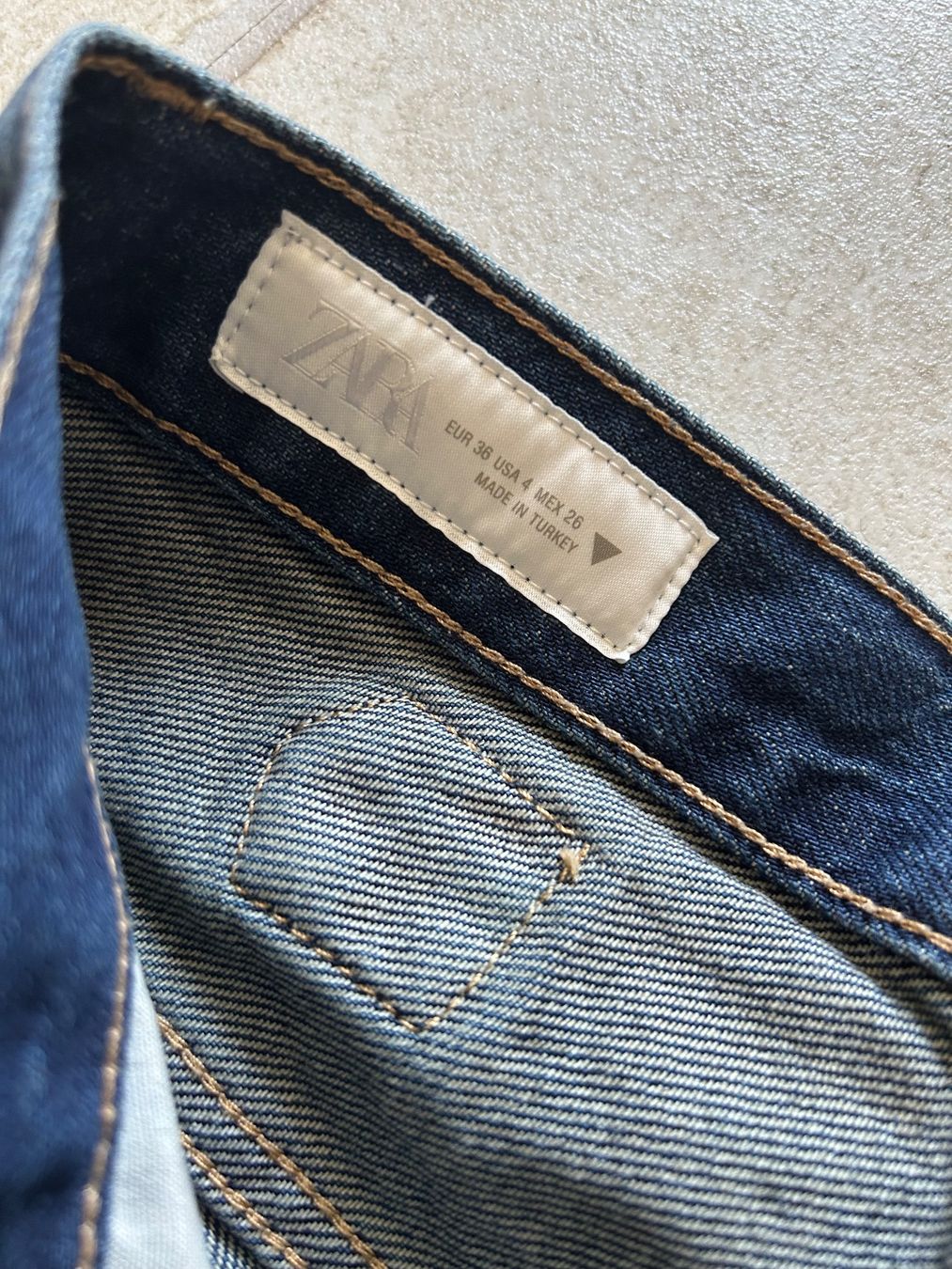 Zara Jeans: Jeans  Zara 36 comme neuf – Usato da Courroux venduto da Yermakova 6