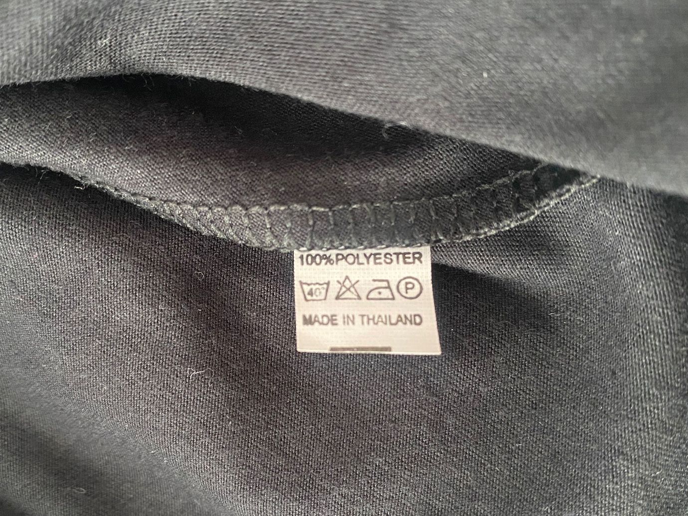 Top: schwarzes Tanktop "live, laugh, love" – Nuovo (secondo la descrizione) da Riedholz venduto da lenibeni03 3