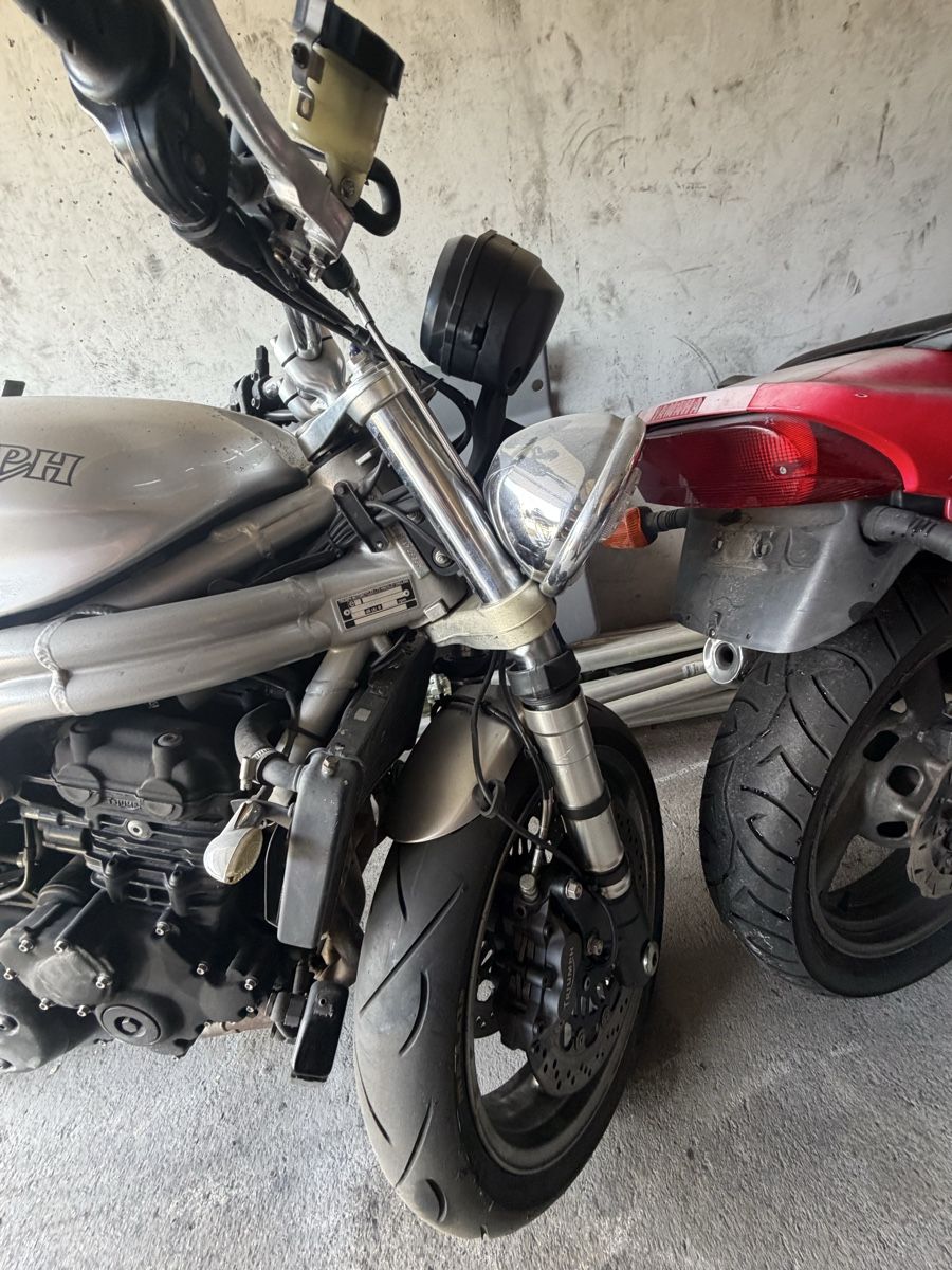 Triumph Strasse: Triumph Speed Triple 955i Unfall | Motor läuft | Bastler | E – Defekt aus Rekingen AG von AAZ01 1