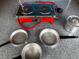 Vintage Kochherd Volta mit Pfannen, Kinderküche funktioniert