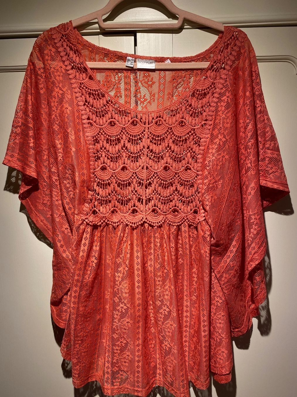 Robes: SPITZENKÖEID ROT DAMEN – Neuf (Voir description) à Meienried par ManuelaBoutique 1