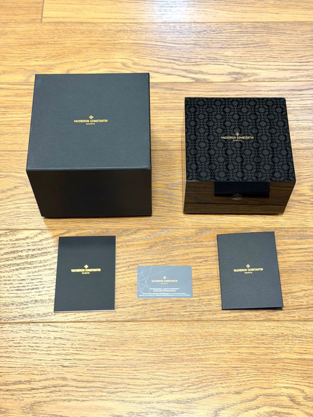Vacheron Montres: Vacheron Constantin Overseas – Neuf (Voir description) à Nyon par Lunas_Watches 4