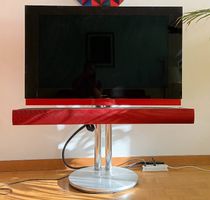 Bang & Olufsen BeoVision 7-40 TV mit Standfuss und Sockel