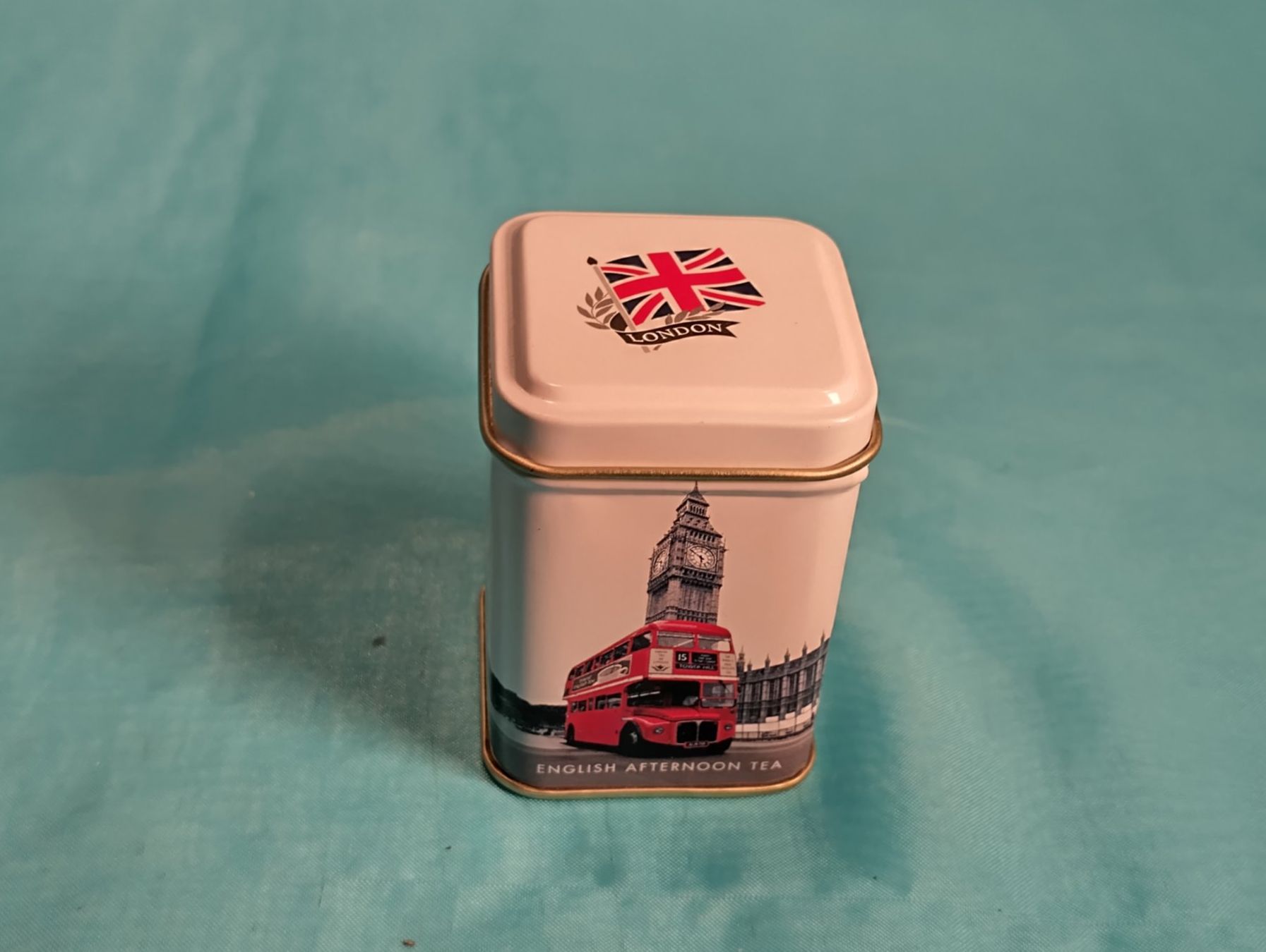 Sonstige Dekorationen & Accessoires: Blechbüchse, London – Neu (gemäss Beschreibung) aus Bellach von JingleCherry