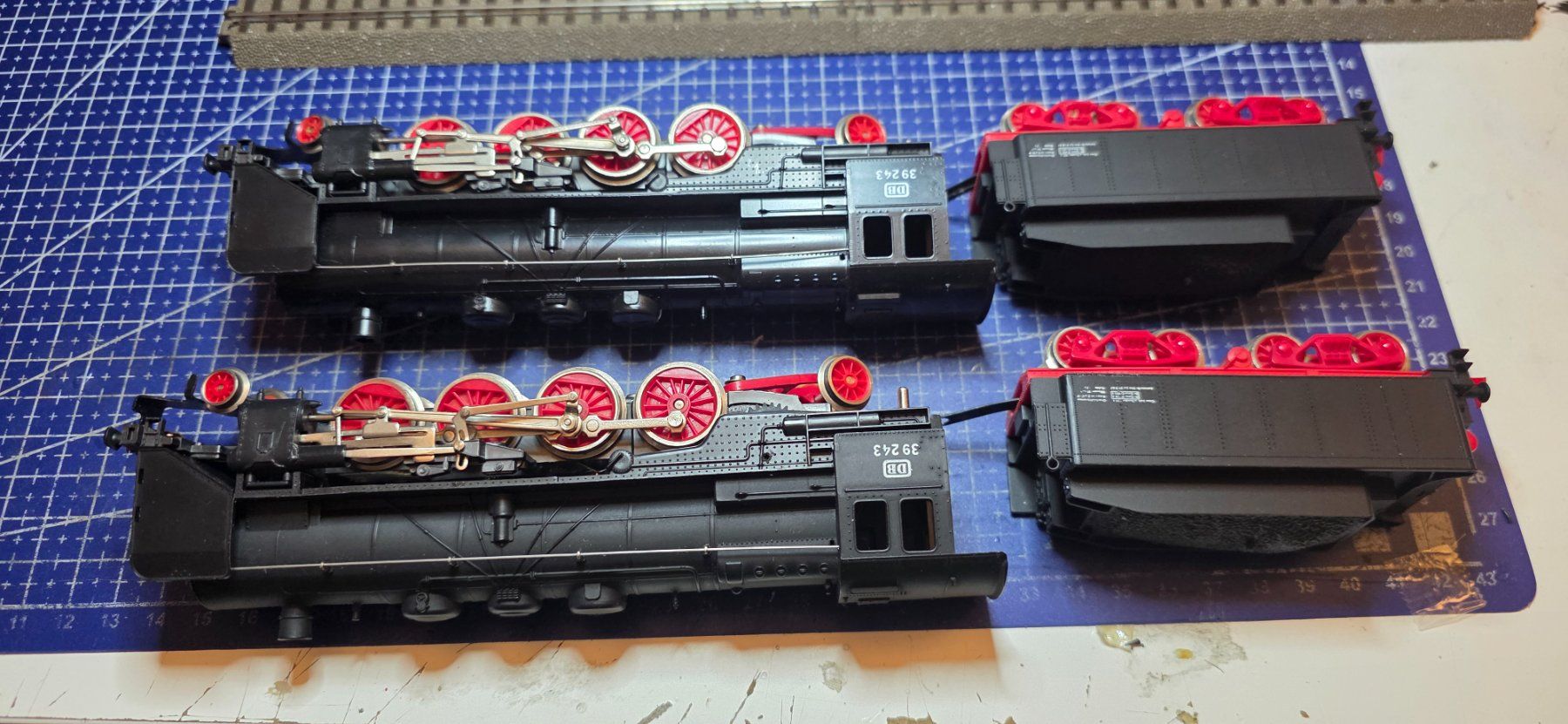 Lima Modellini di ferrovie: Lima DB39 243 2 stück HO/DC analog – Usato da Hochfelden venduto da Danizh0 2