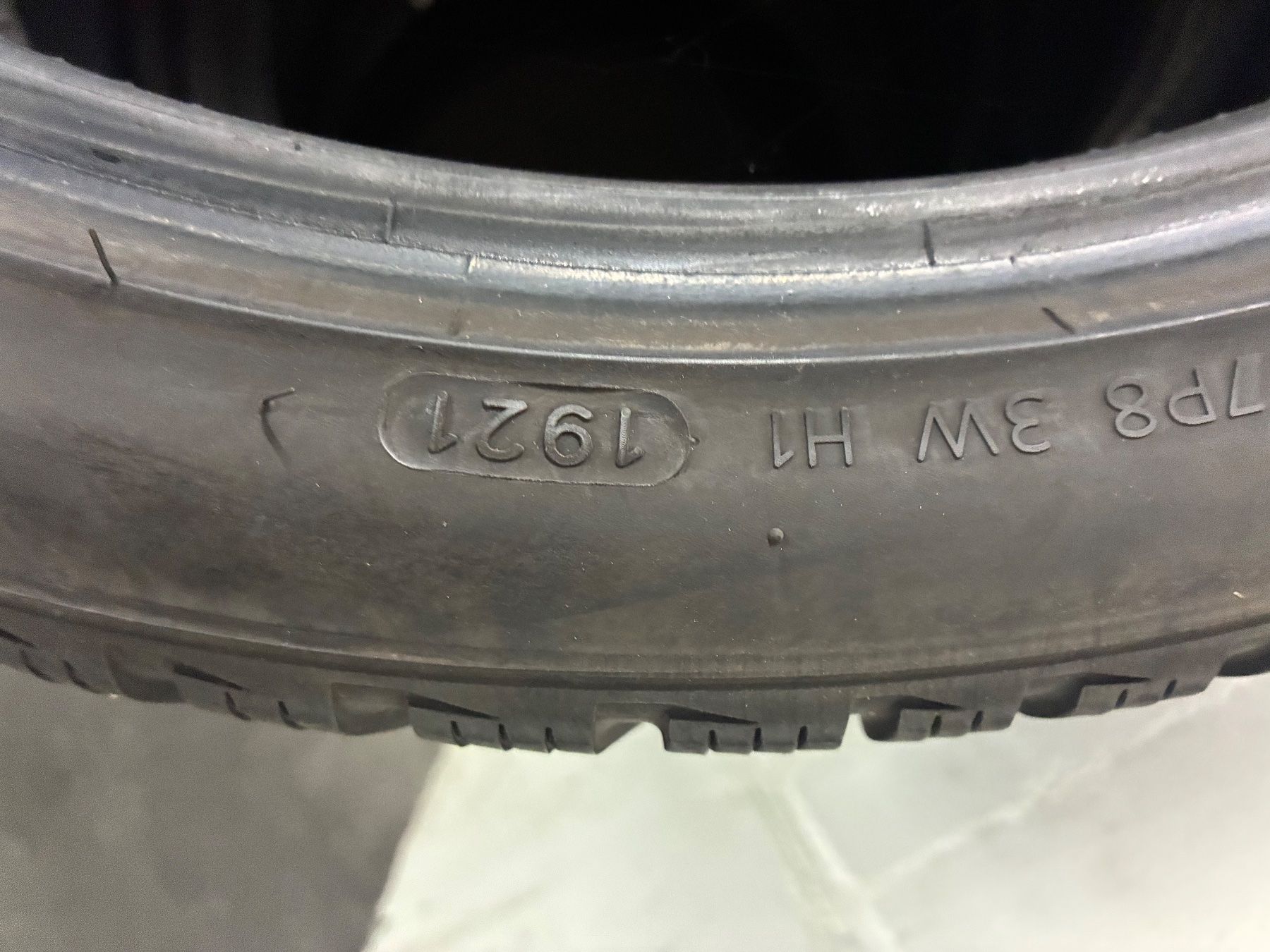 Altro in Scrittura & Disegno: Winterreifen Hankook 255 35 19 – Usato da Neuenhof venduto da Gt5.Performance_ 2