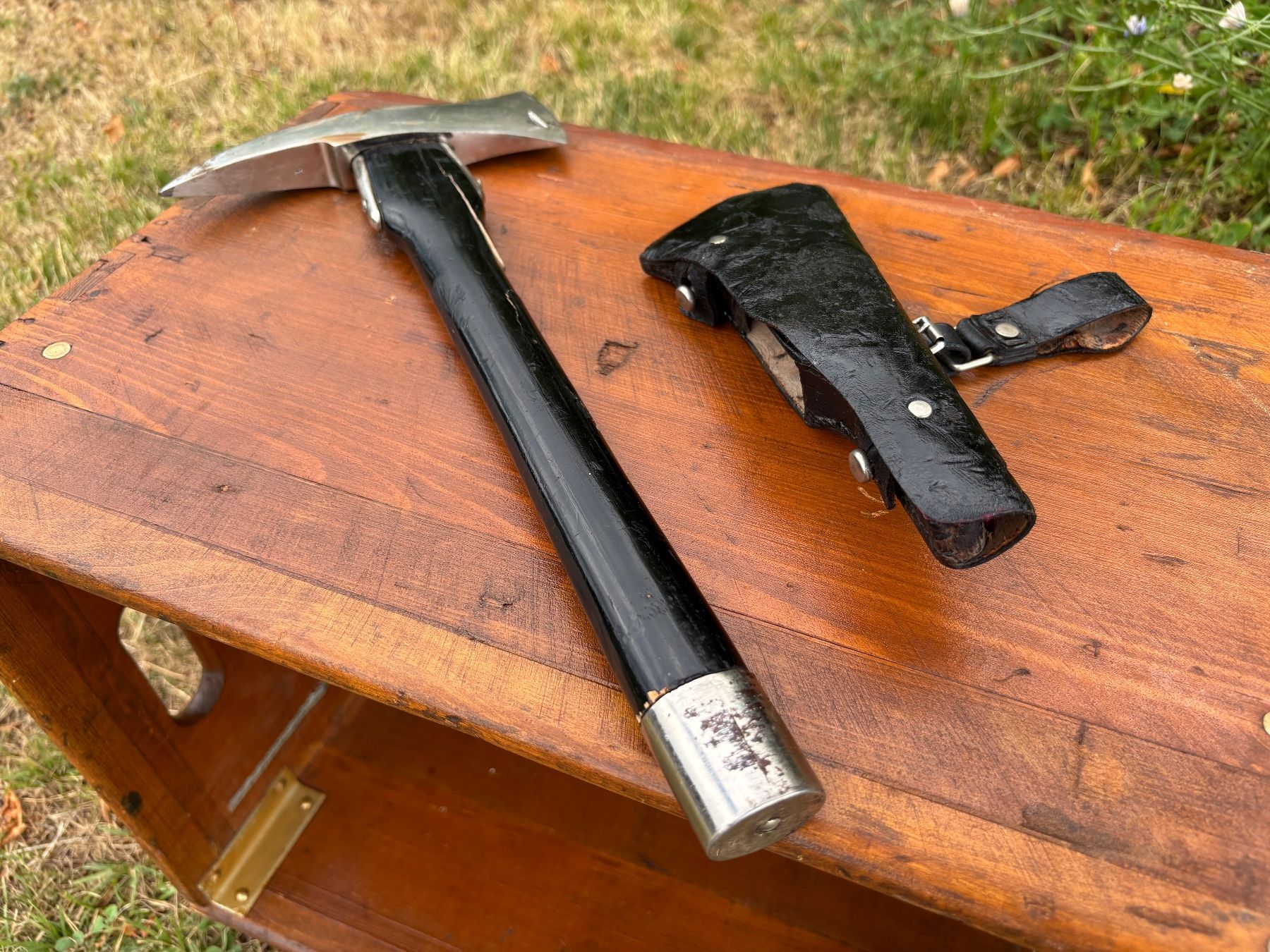 Uniformes: schöne alte Feuerwehr Axt – D'occasion à Feldbach par Olive1 3