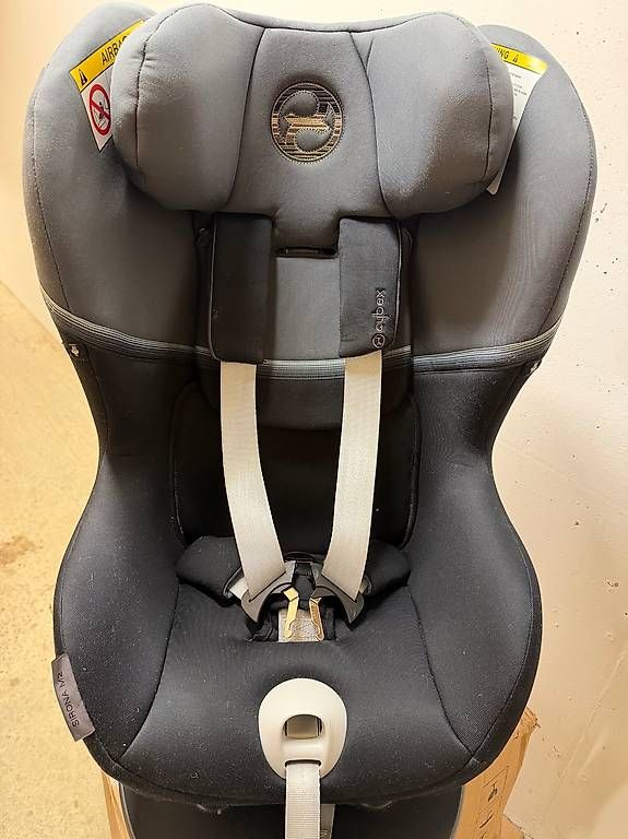 Cybex Seggiolini per auto: Siège auto Cybex Sirona M2 i-Size avec base isofix – Usato da Epalinges venduto da sinal.co 1
