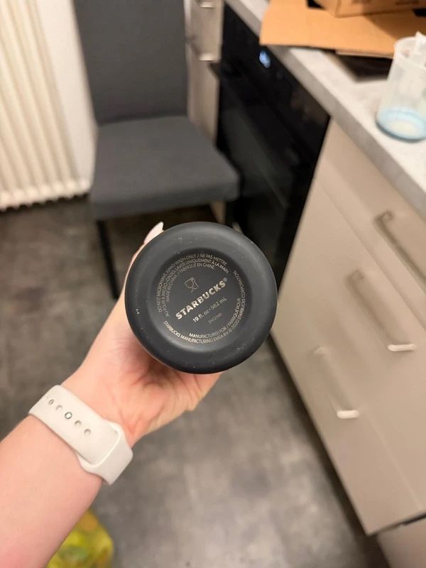 Starbucks Borracce & Thermos: Starbucks Flasche | Schwarz Matt – Usato da St. Margrethen SG venduto da Elleiseverywhere 2