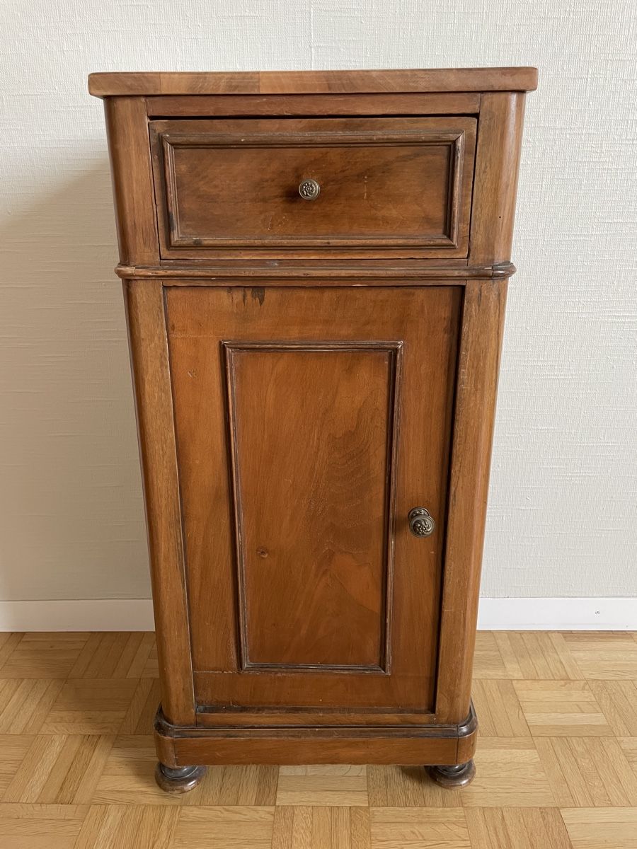 Kommoden: Antike Holzkommode mit Schublade und Türe – Gebraucht aus Winterthur von Zickler 1
