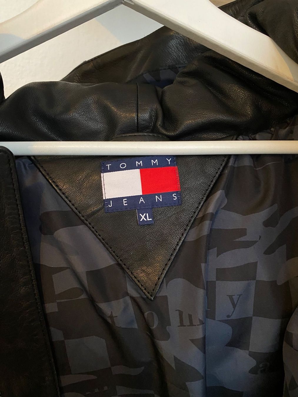 Tommy Hilfiger Giacche: Tommy Hilfiger Jacket – Nuovo (secondo la descrizione) da Biel/Bienne venduto da Sommer_17 6