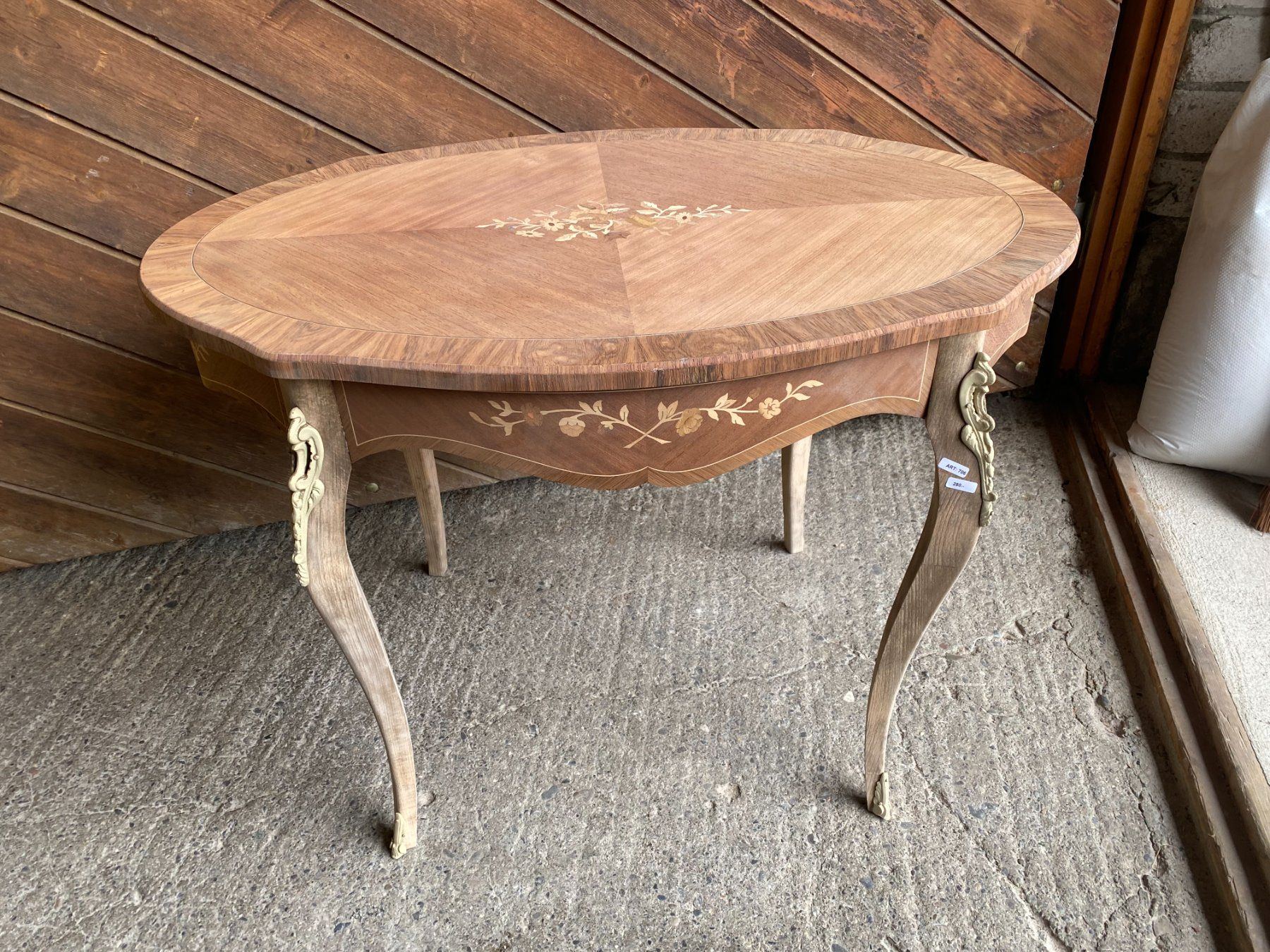 Tavoli: ART 706-G  Table d'appoint marquetée sablé – Usato da Pont-La-Ville venduto da BCMGLEAL 1