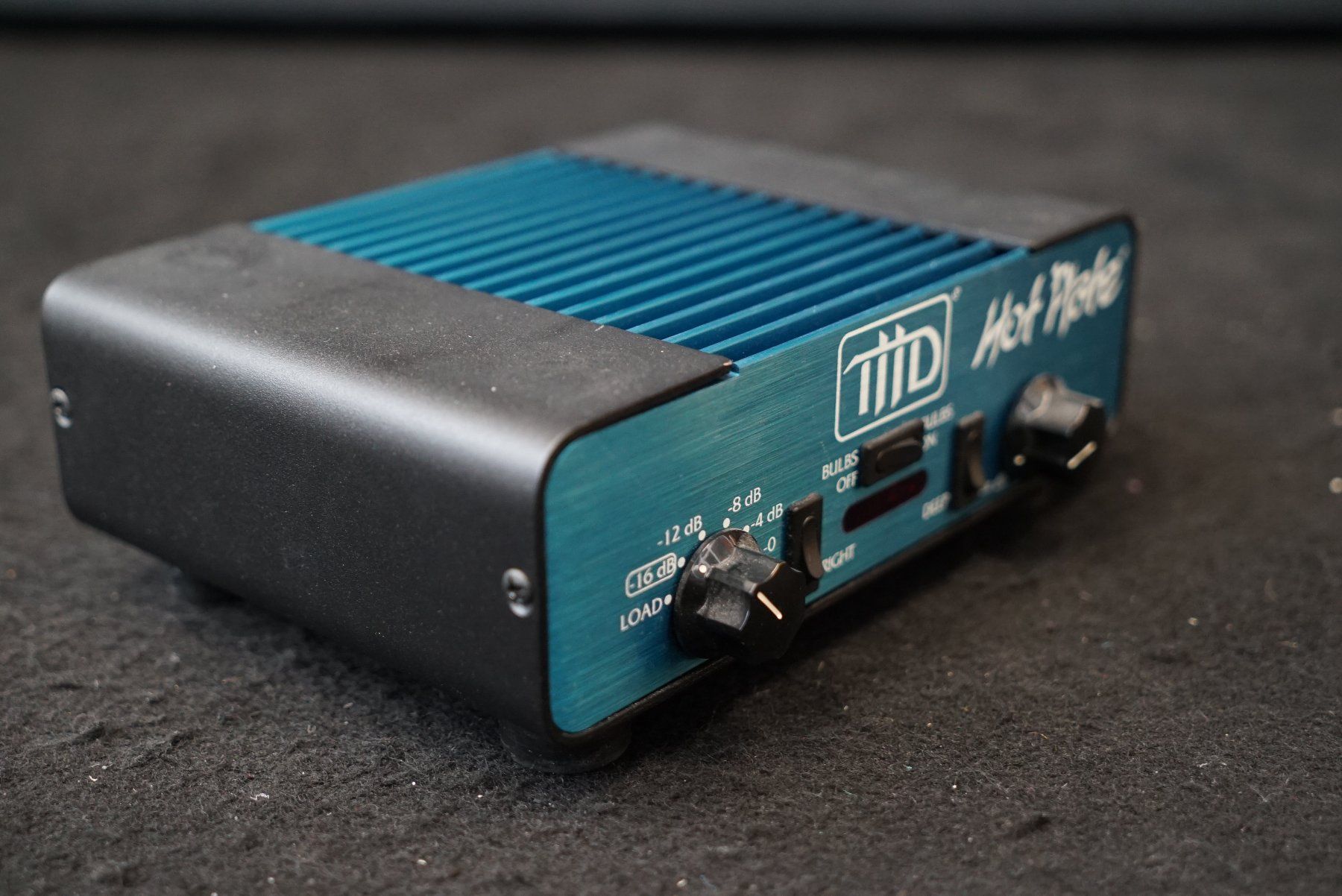 Amplificateurs: THD Hot Plate Power Reactive Attenuator 16 Ohm Blue – D'occasion à Ortschwaben par Musictrade 1