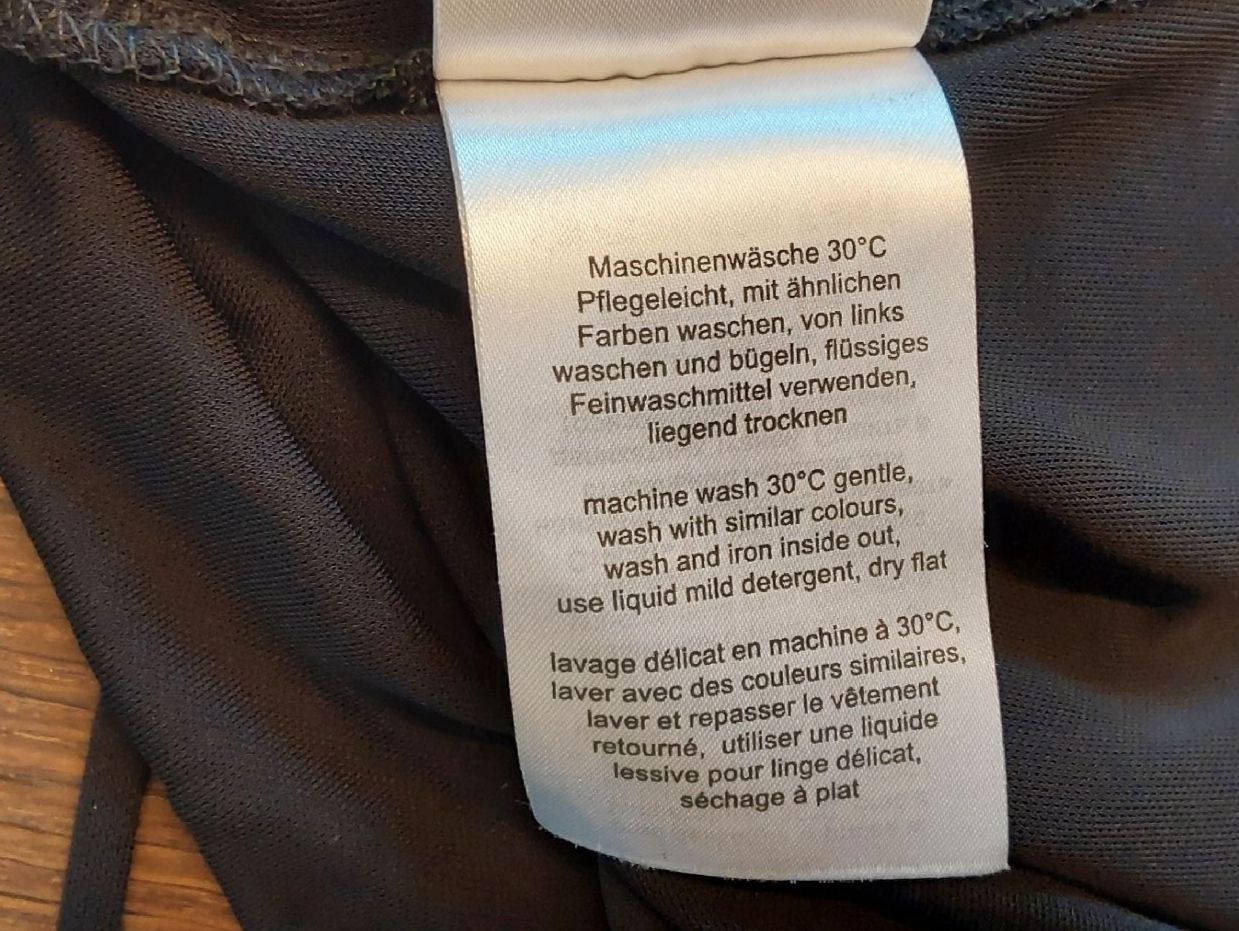 Riani Kleider: Hemdblusenkleid schwarz Riani 40 Viskose – Gebraucht aus Köniz von scopello12 5