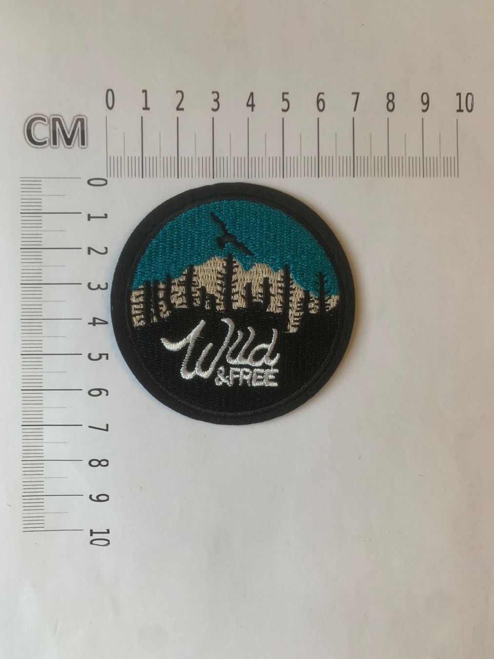 Toppe: Wild & Free Badge / Aufnäher – Nuovo e nell'imballaggio originale da Ostermundigen venduto da Mcone 1