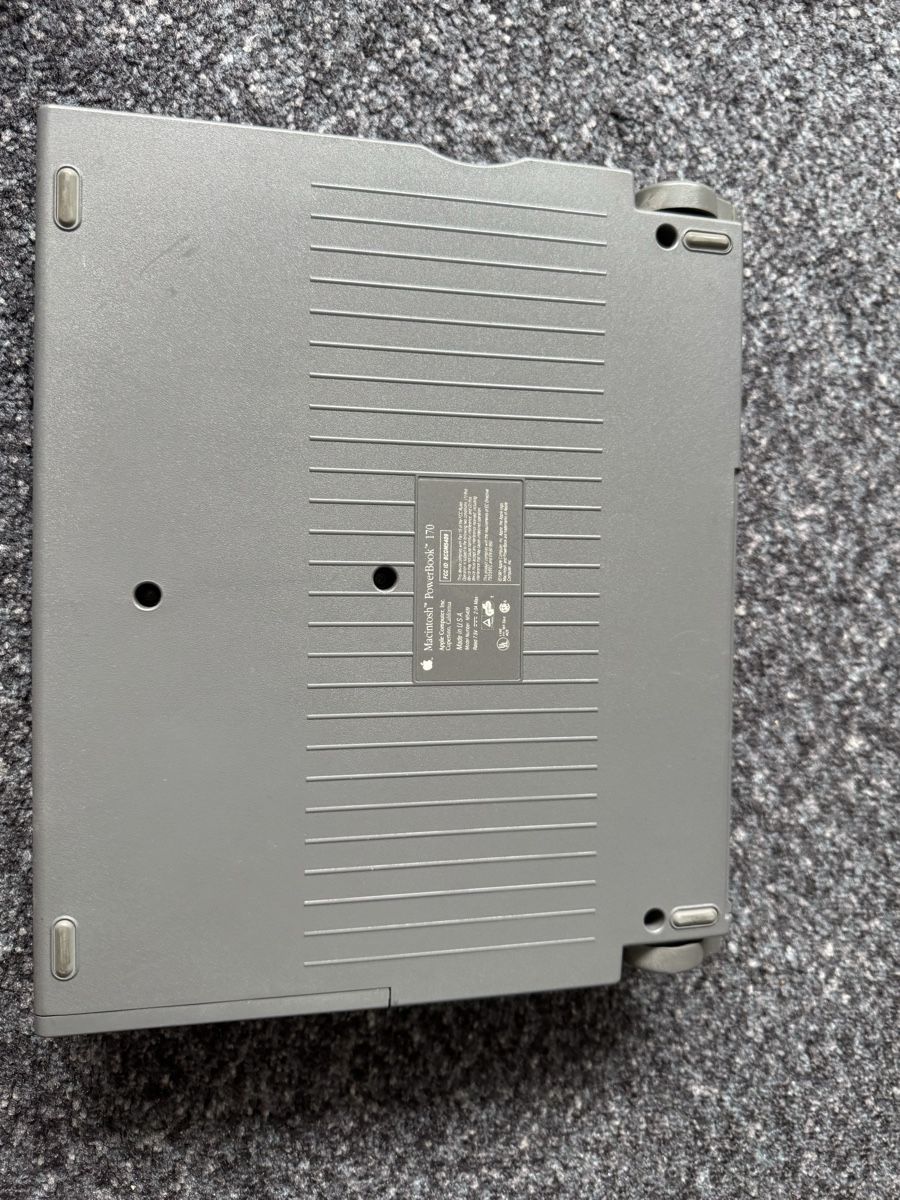 Apple Notebook: Macintosh PowerBook 170  – Usato da Adliswil venduto da Busys 3