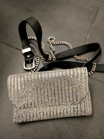Gürteltasche mit Strasssteinen schwarz silber NEU