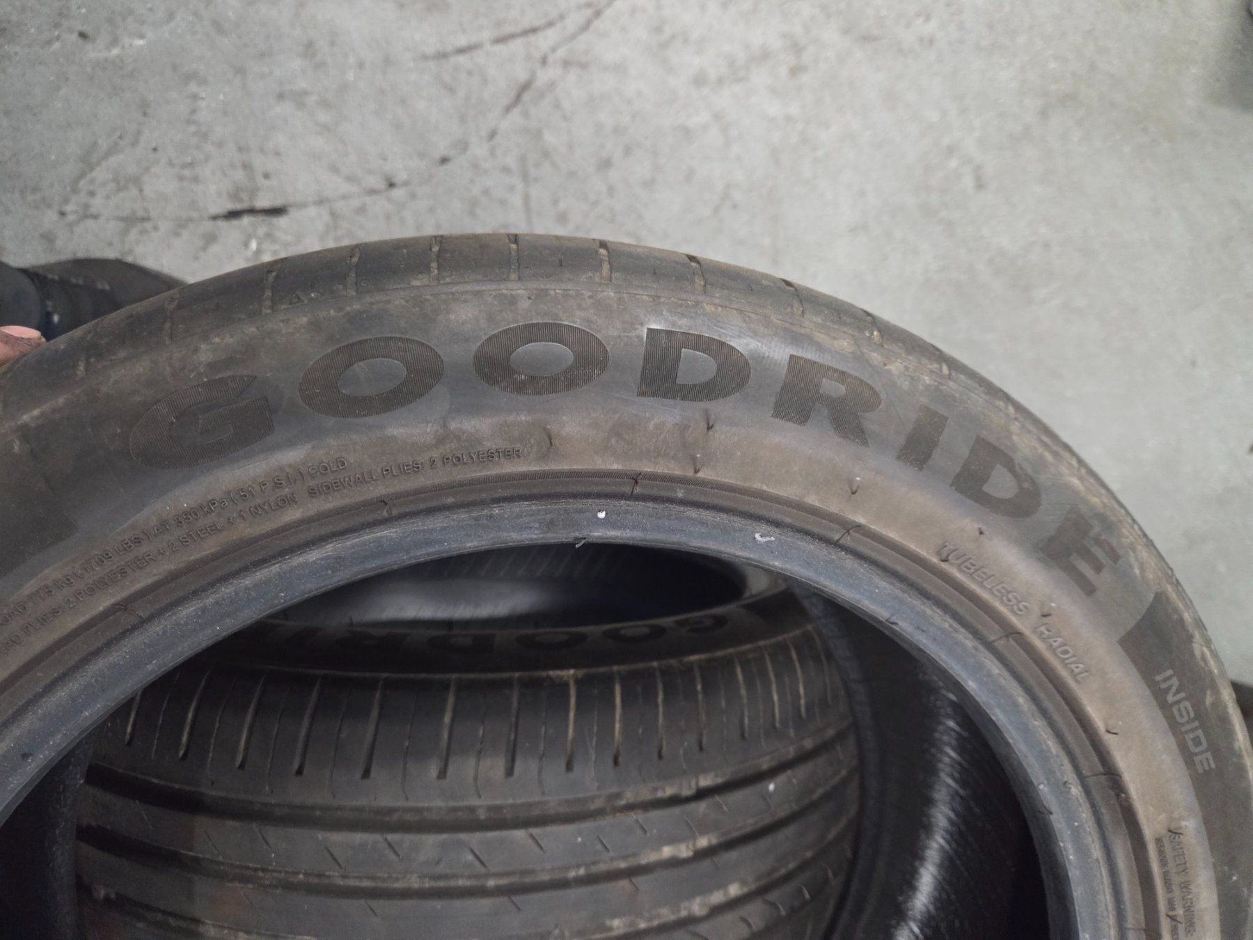 Pneumatici & Ruote complete: 245 / 45 R 17  99W – Usato da Fischbach-Göslikon venduto da Emanuel.Bardhi 2