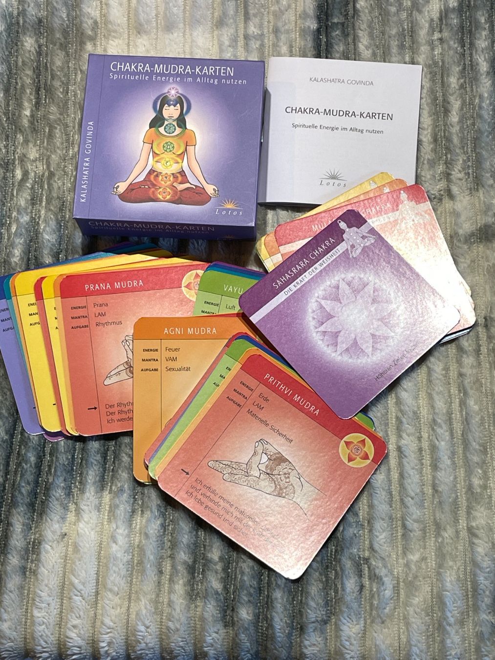 Libri: Feine kleine Mudra Box – Usato da La Tour / VS venduto da patoye