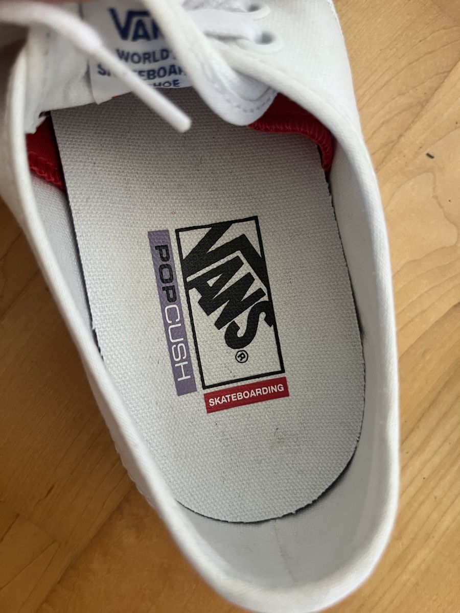 Vans Chaussures hommes: Vans Authentic – D'occasion à Sins par julesbreaktherules 4