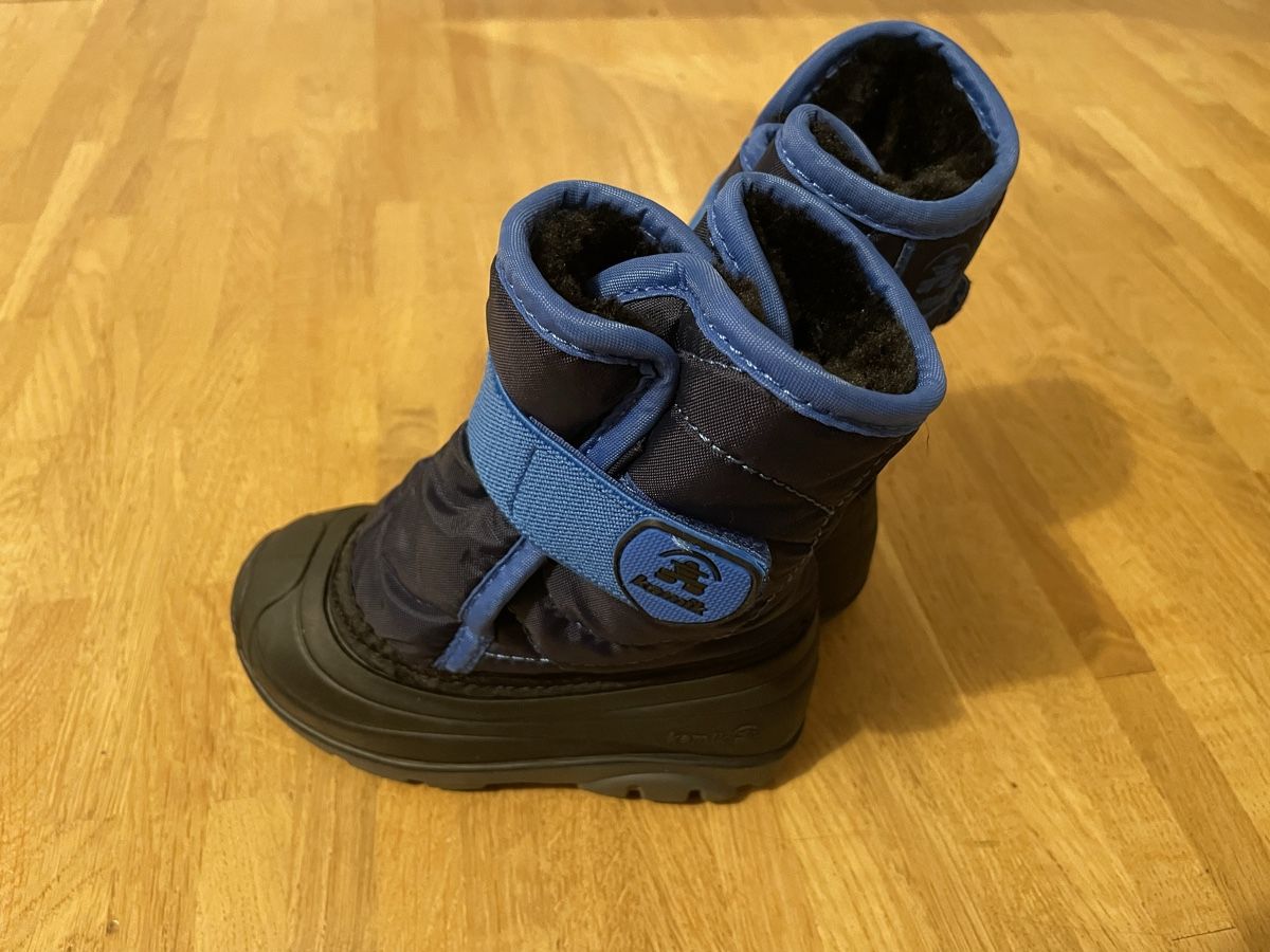 Kamik Schuhe für Jungen: Kamik Winterstiefel Grösse 24 – Neu (gemäss Beschreibung) aus Zürich von Martuski