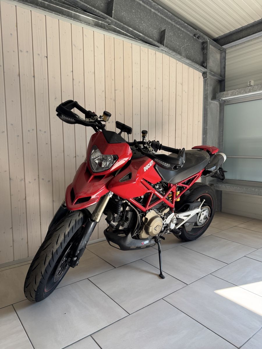 Ducati Strada: Ducati Hypermotard 1100 – Usato da Zeneggen venduto da Holzjoni