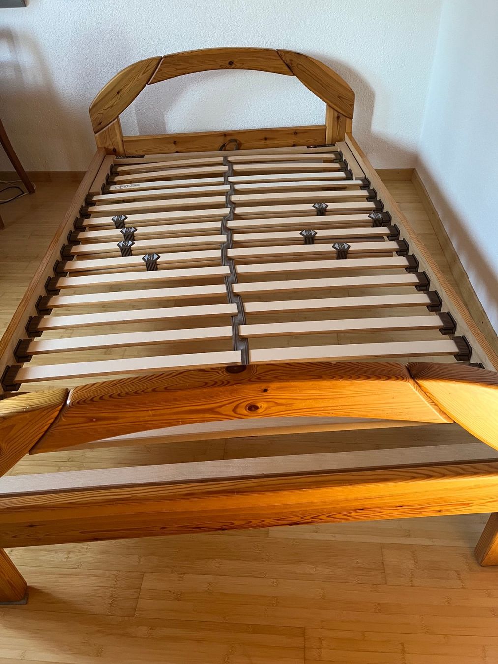 Letti: Holzbett mit Lattenrost – Usato da Salmsach venduto da Rueegg02 1
