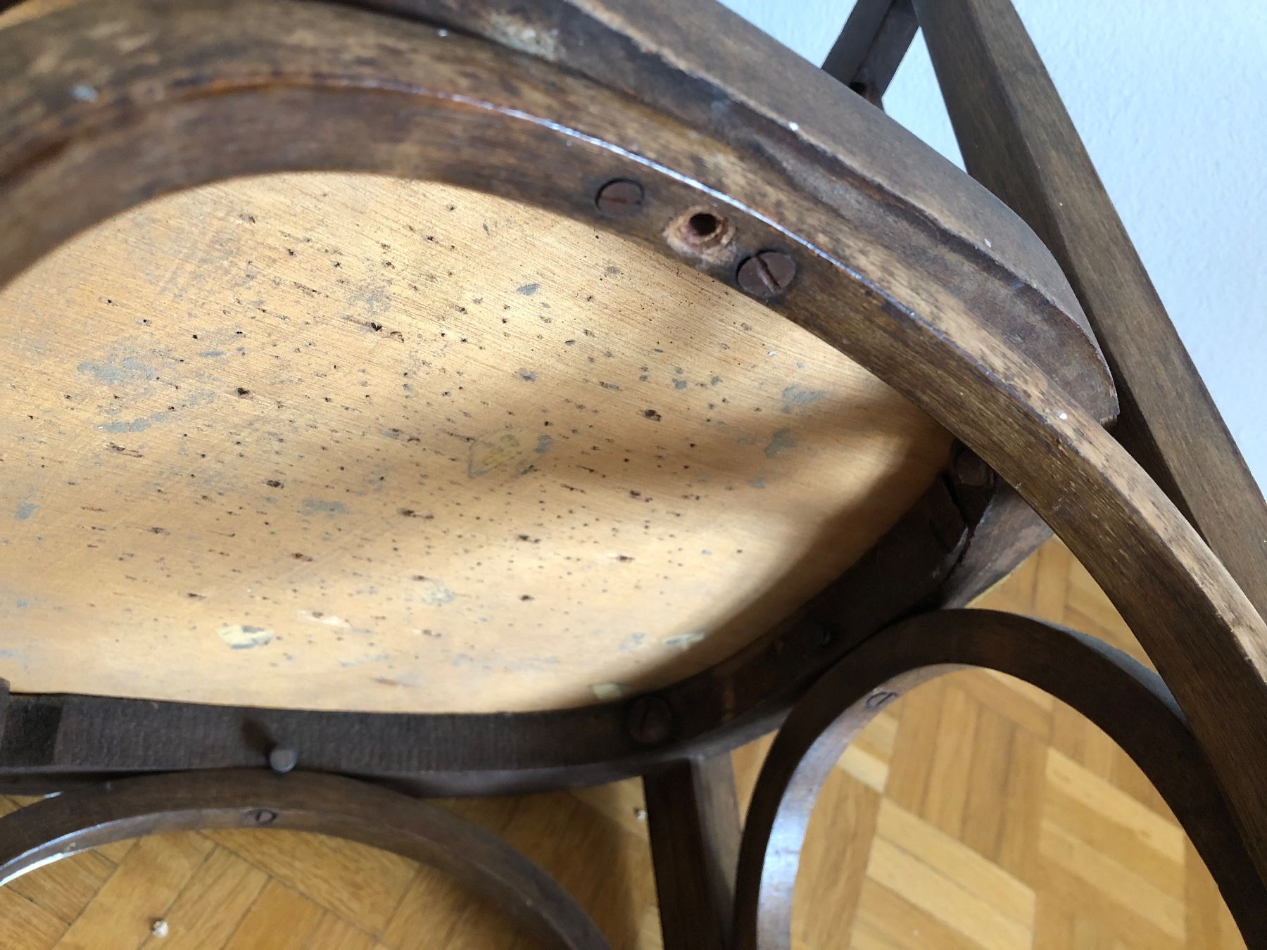 Stühle: Holzstuhl – Gebraucht aus Basel von LukasLiederer 5