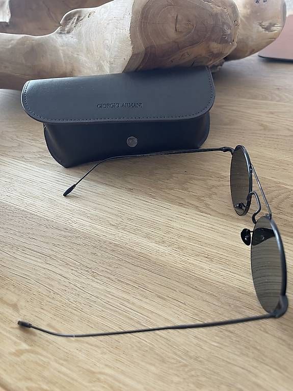 Brillen & Gläser: Sonnenbrille schwarz – Gebraucht aus Olten von bay_fh8s 3
