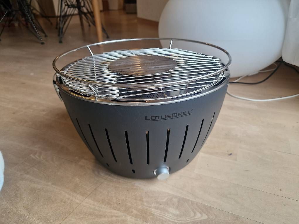 Griglie: Lotus Grill – Usato da Uster venduto da Salamanderpinguin 1