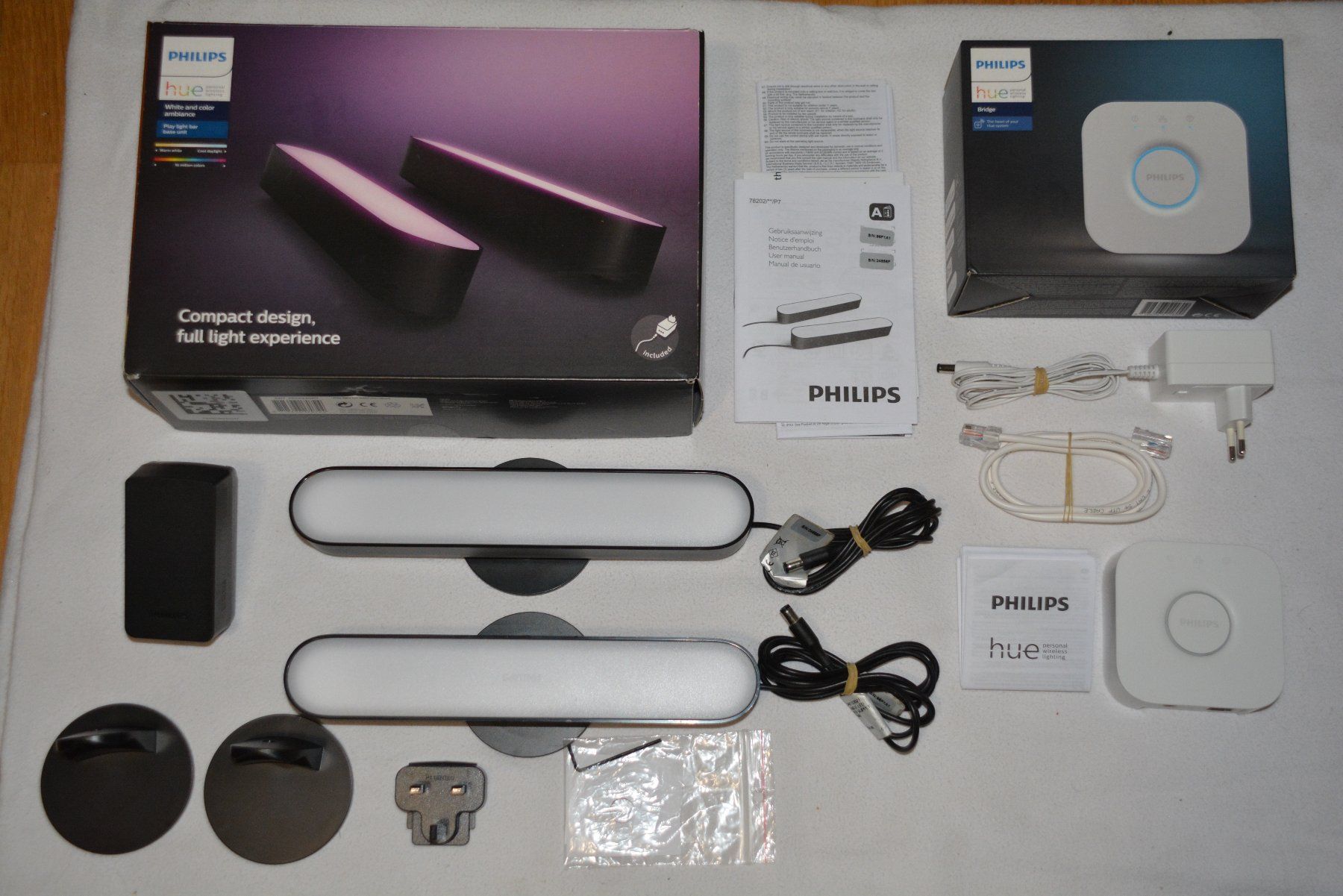 Philips Lampade: Top: Philips Hue Play Light Bar Base Unit + Hue Bridge Set!! – Usato da Biel/Bienne venduto da Secondhand_Shop 3