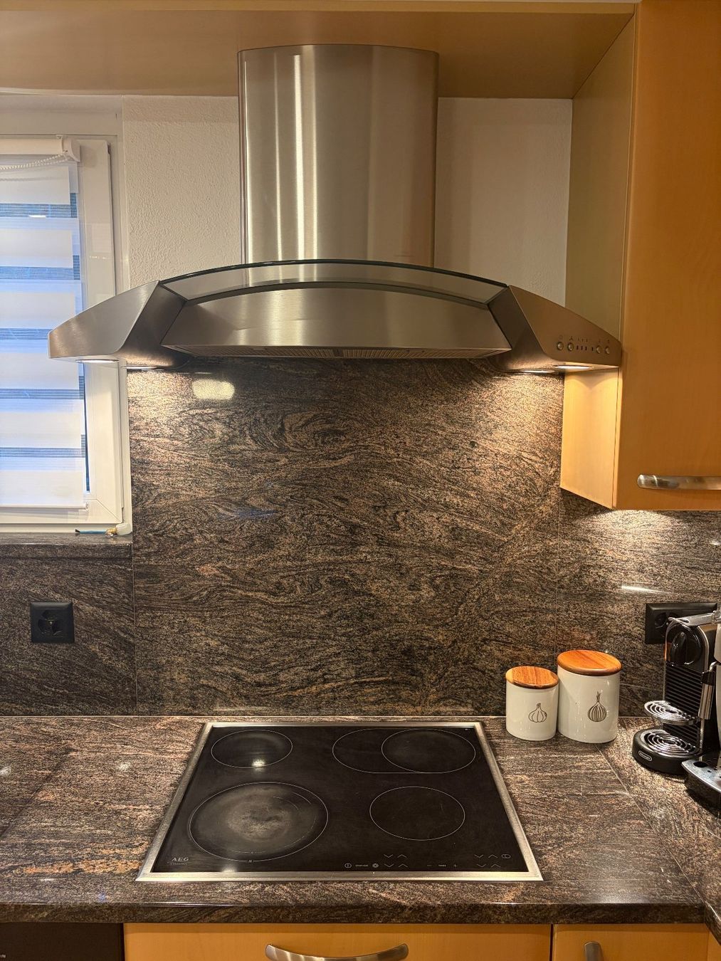 V-Zug Cucine complete: Top Einbauküche mit Geräten, Buche hell, super Zustand! – Usato da Schlieren venduto da gen_96ns 8