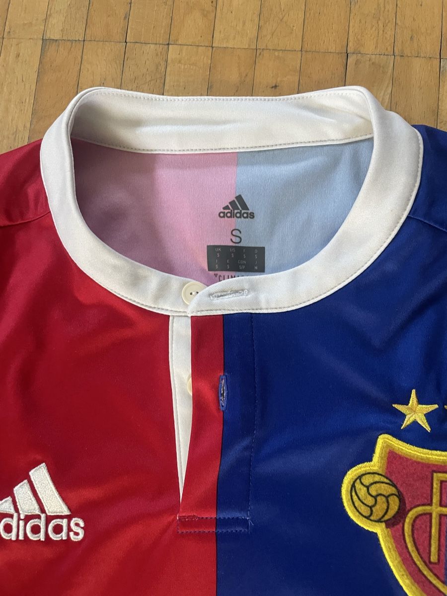 FC Basel Canottiere & Pantaloni: FCB FC Basel Trikot – Usato da Stäfa venduto da Phphch 2