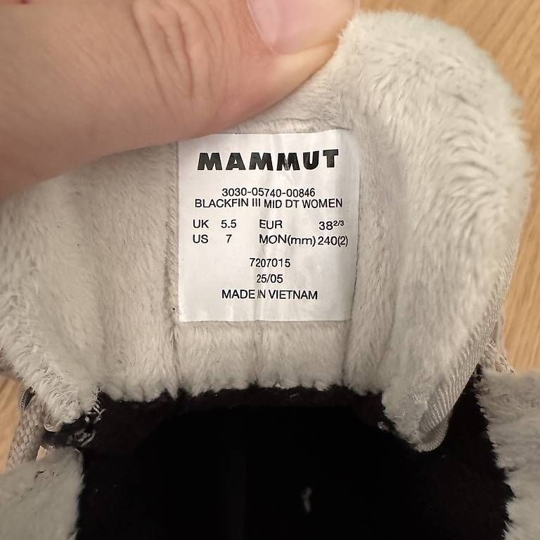 Scarpe da donna: Mammut Winterstiefel 38 2/3 – Usato da Solothurn venduto da Juliasju 3