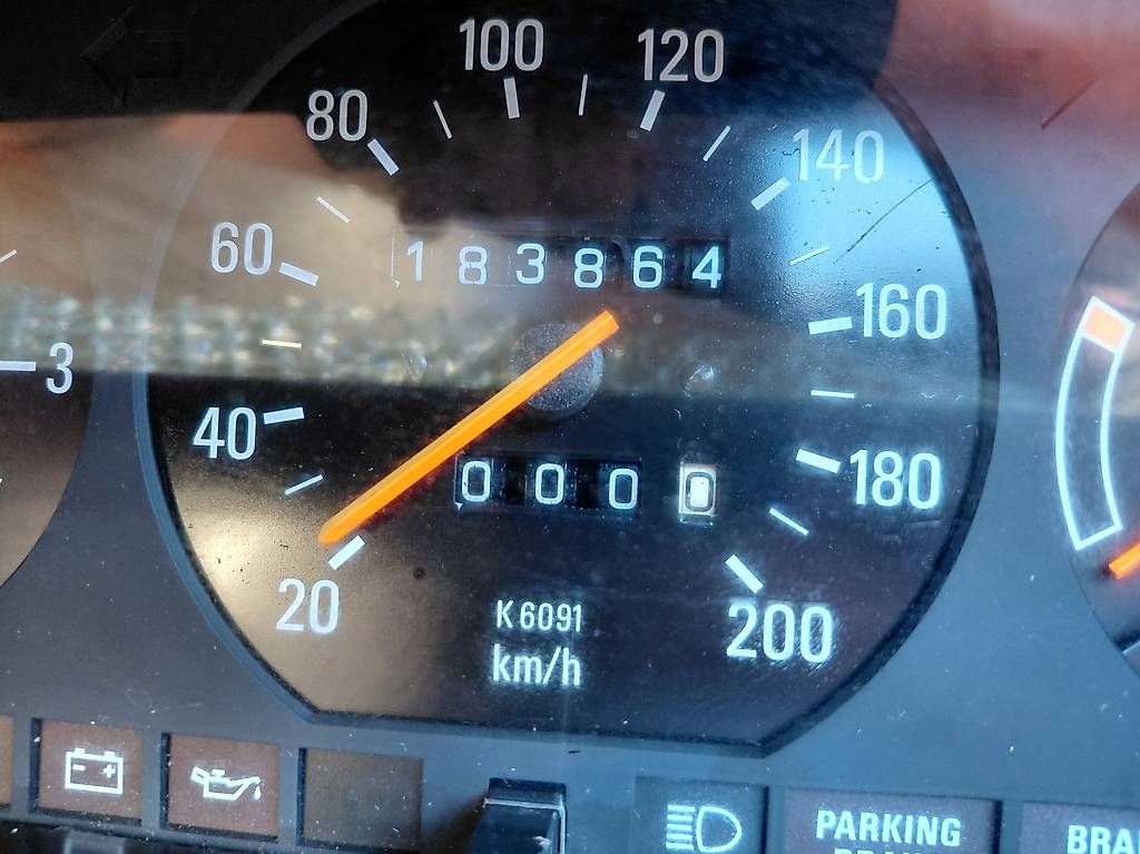 Tutti pezzi di ricambio auto: Volvo 240 Instrumenten-Cluster – Usato da Nussbaumen AG venduto da weissbart 3