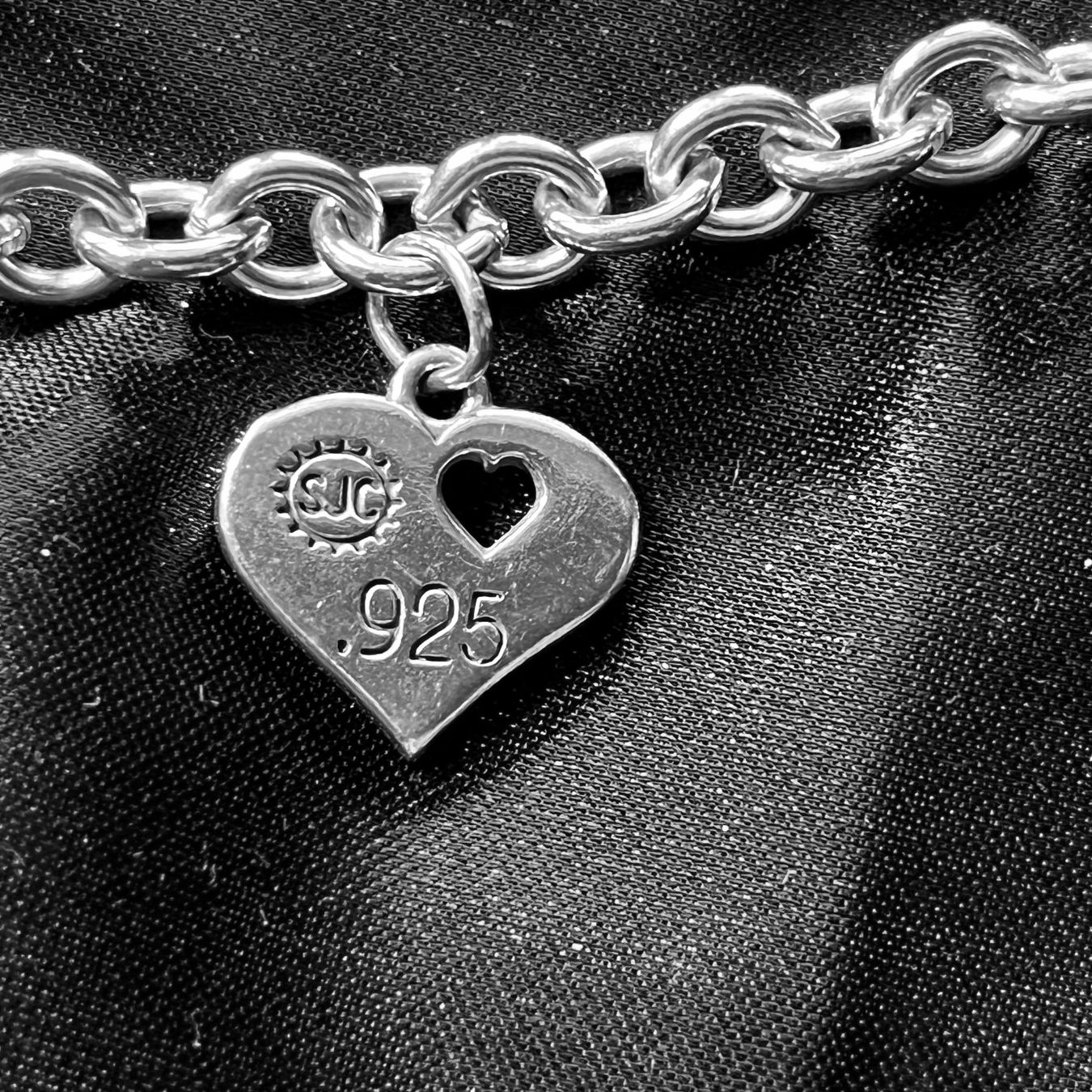 Armbänder & -reifen: Armband mit Charms – Gebraucht aus ST. GALLENKAPPEL von EliB 1