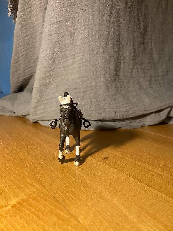 Figuren: Schleich hübsches Turnierpferd – Gebraucht aus Köniz von corinnevo 2