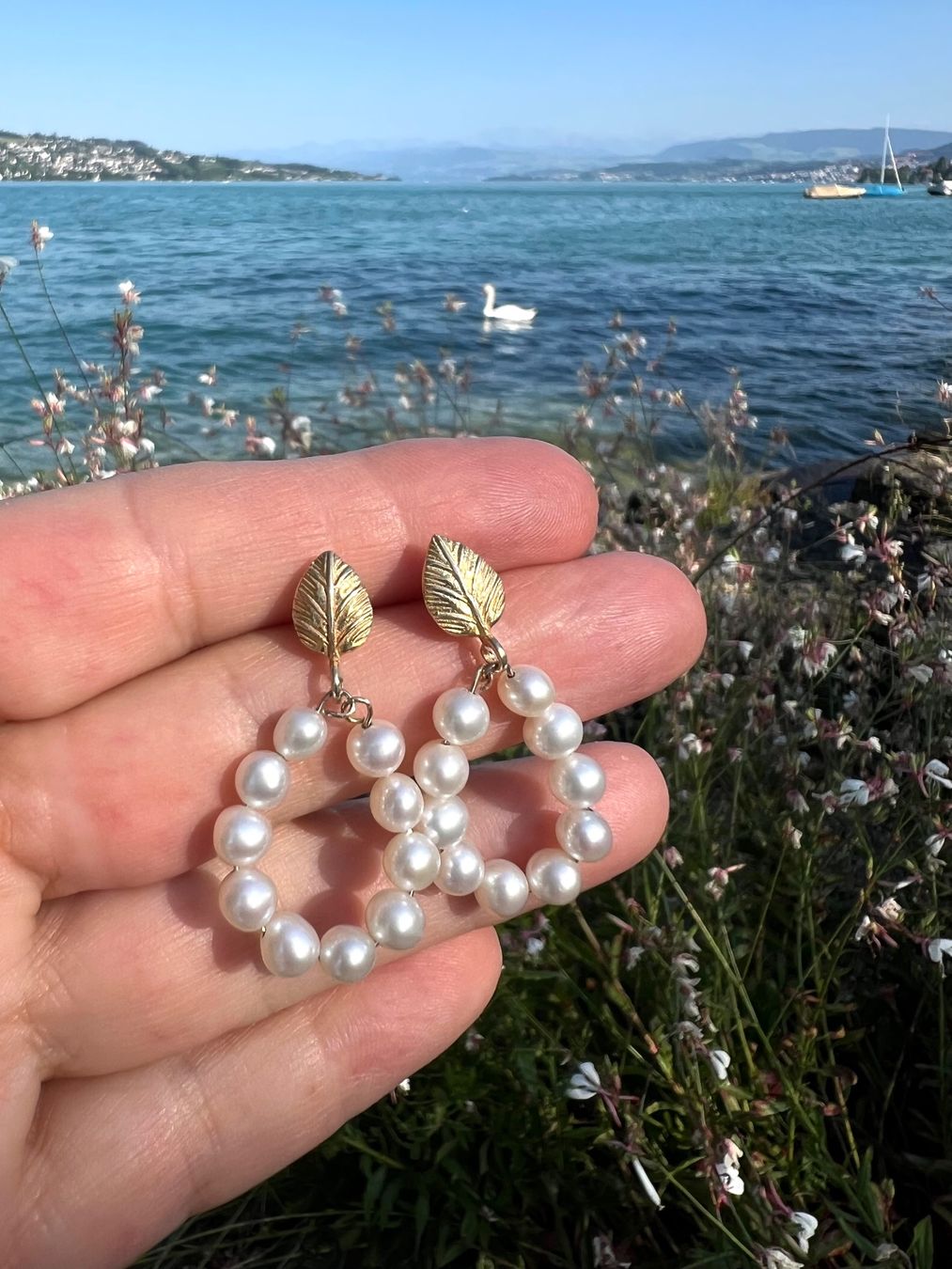 Orecchini pendenti & Orecchini a lobo: Süsswasserperlen Ohrringe Vergoldet – Nuovo e nell'imballaggio originale da Rüschlikon venduto da ThereseJewelryDesign