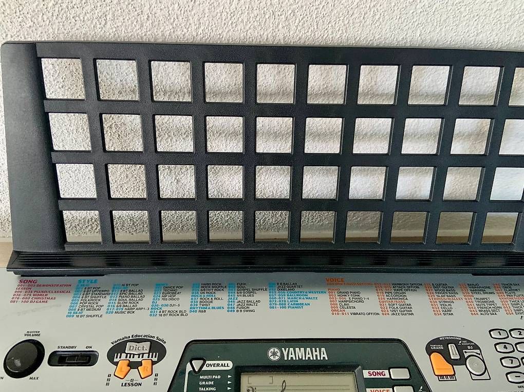 Yamaha Strumenti musicali: Yamaha Keyboard – Usato da Lenzburg venduto da nascar-babe 3