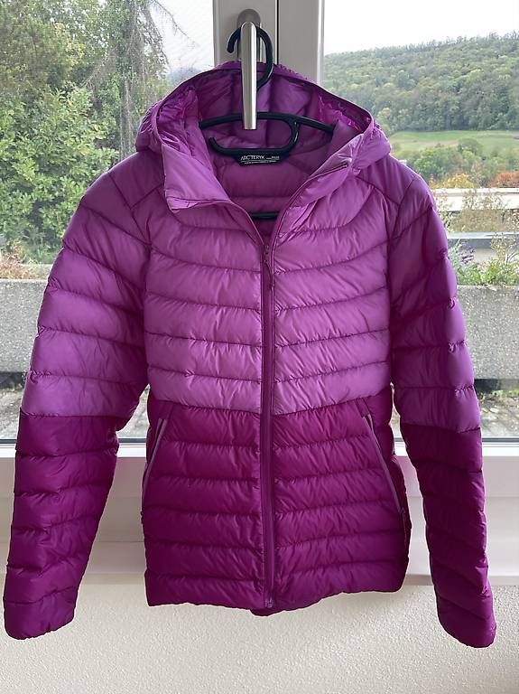 Arcteryx Jacken: Daunenjacke Arcterix – Gebraucht aus Ennetbaden von swi_dfb8