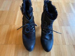!! Letzte Chance !! Gefütterte Leder Stiefelette - Gr. 40
